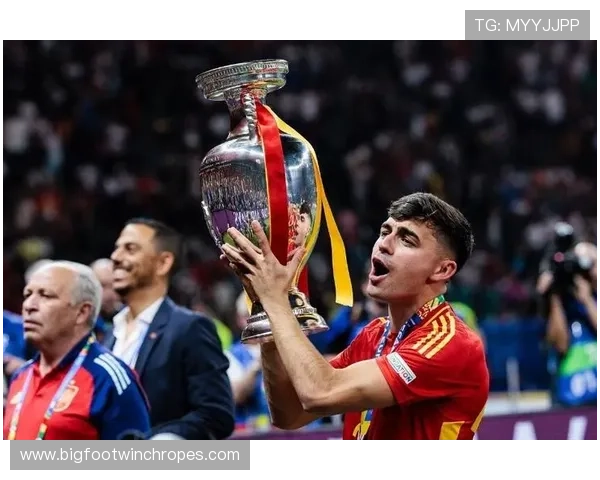 佩德里欧洲杯最佳新秀表现解析