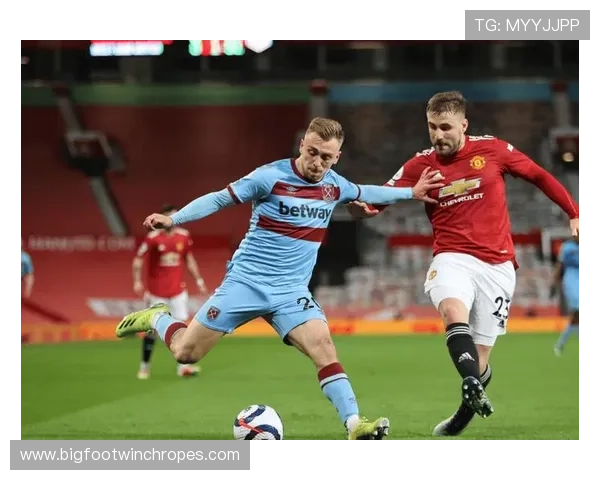 曼联近期比赛节奏混乱，全队失控问题逐步反映在成绩上