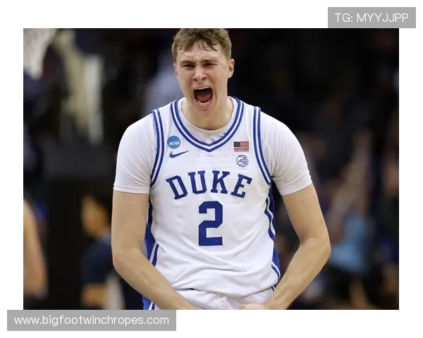 库珀·弗拉格无球切入制造错位，选秀身价超同届侧翼