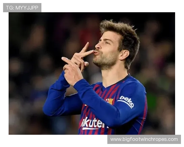 杰拉德·皮克居然能边带娃边数亿豪宅里开会，普通爸妈早崩溃了吧？！